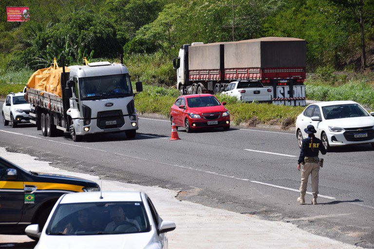 Carnaval termina com 65 acidentes, 91 feridos e 8 mortes nas BR's da Bahia