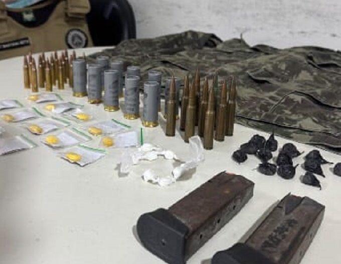 Armas e Drogas: Ilícitos são apreendidos pela Policia Militar em Alcobaça