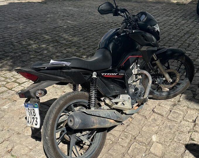  PM  localiza moto  com restrição de furto em Teixeira de Freitas